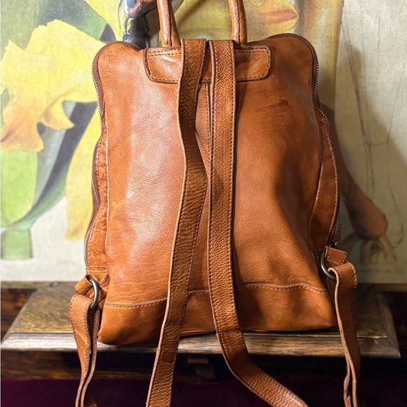 Vilenca Holland Tan Leather Backpack - Picture 2 of 4